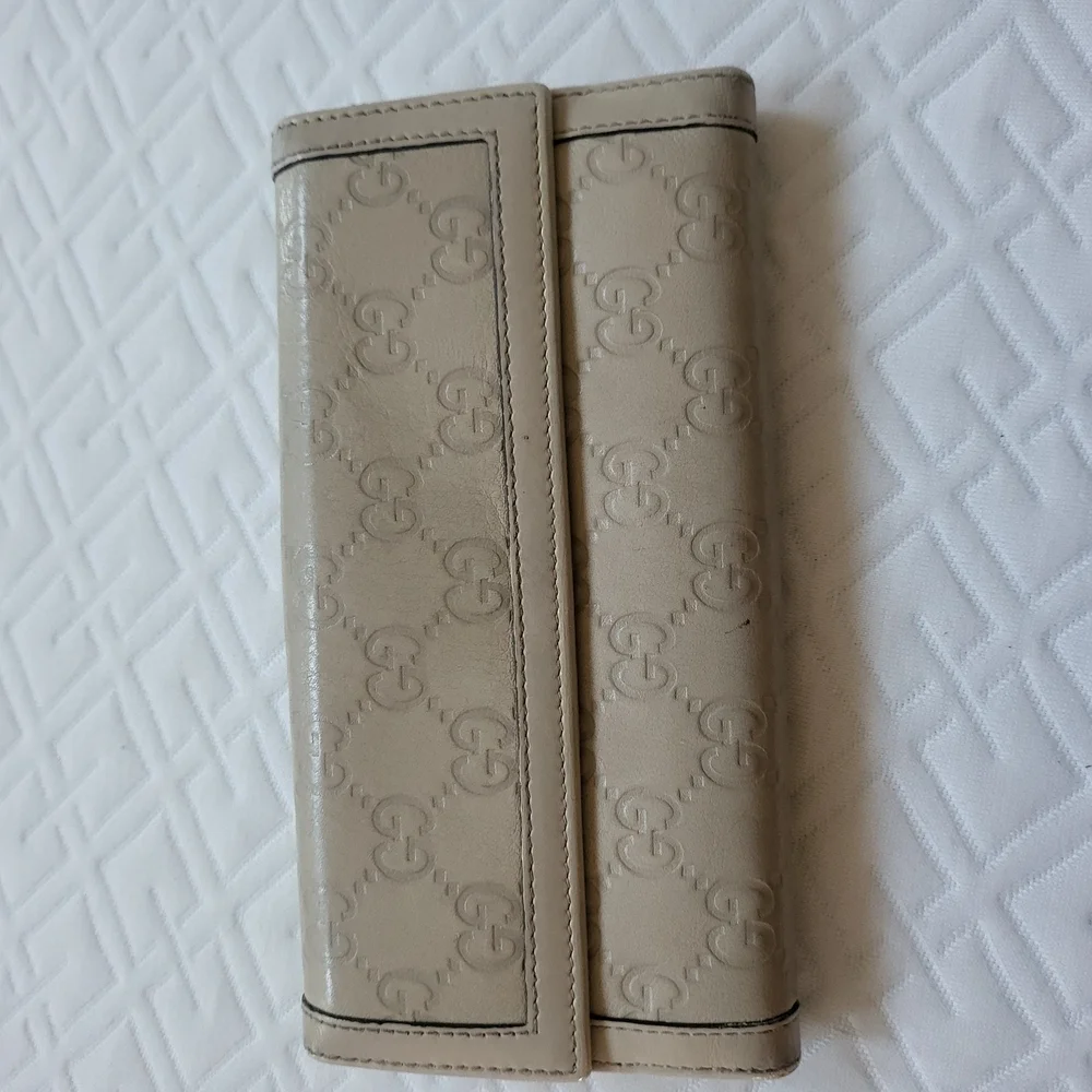 Gucci Beige GG Logo Stud Long Wallet